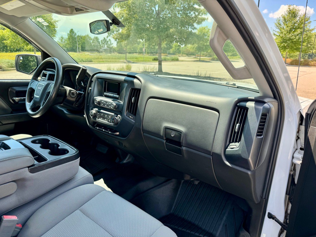 2015 GMC Sierra Image 16