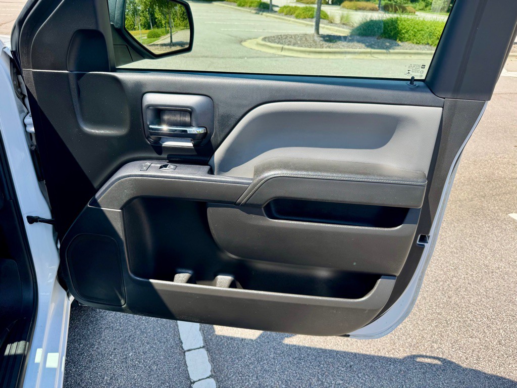 2015 GMC Sierra Image 17