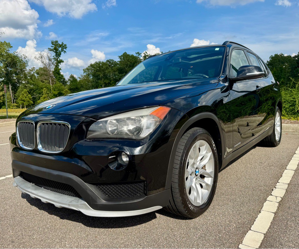 2015 BMW X1 Image 1