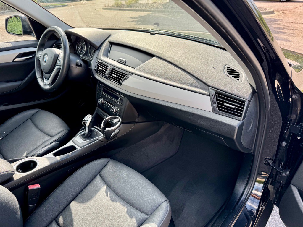 2015 BMW X1 Image 24