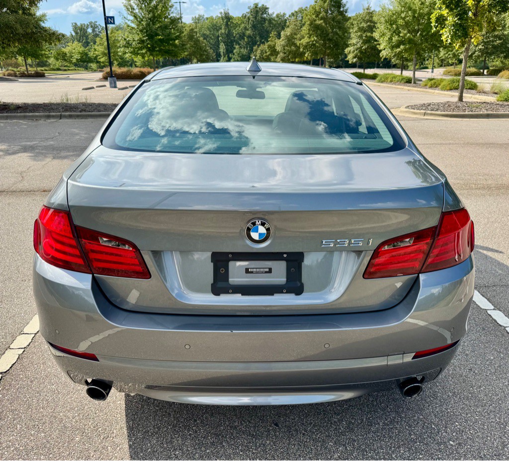 2011 BMW 5 Series Image 6