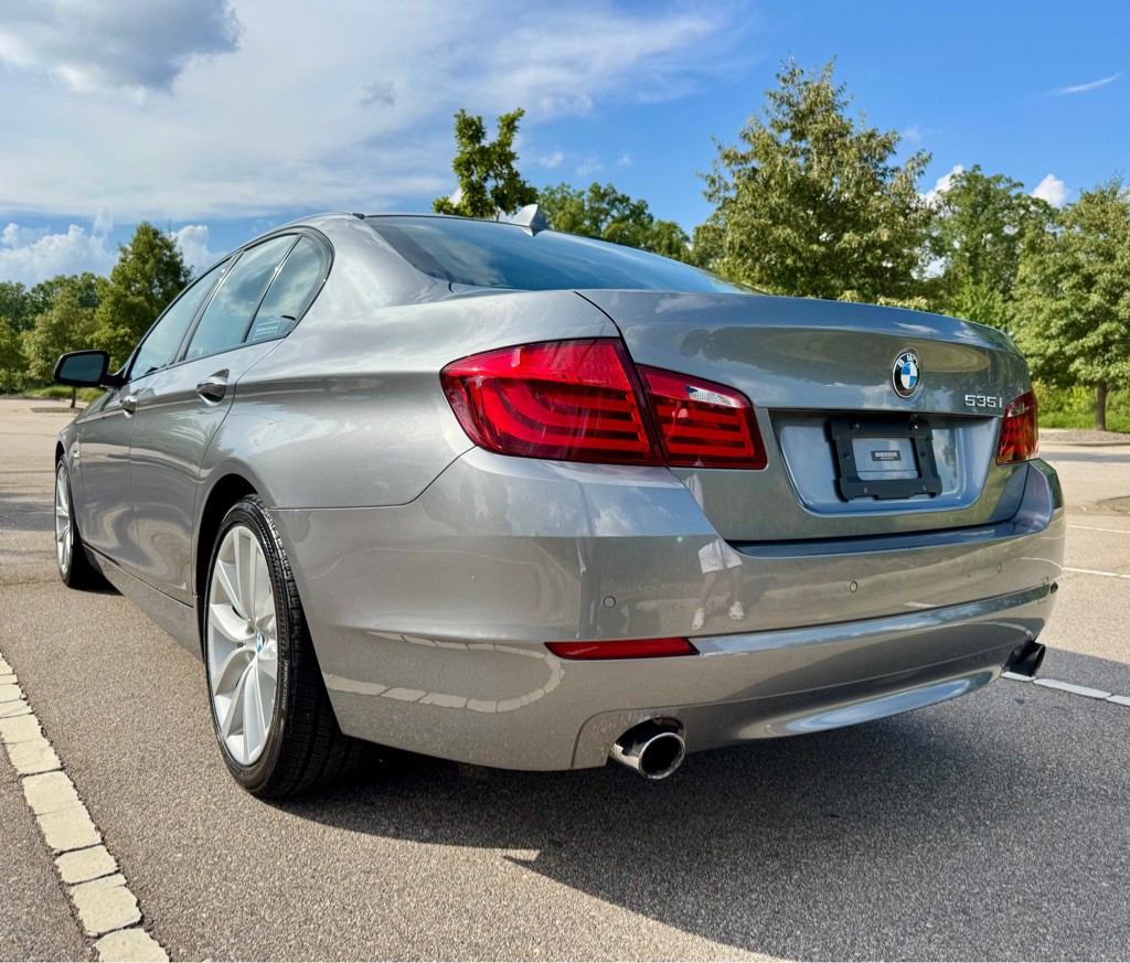 2011 BMW 5 Series Image 7