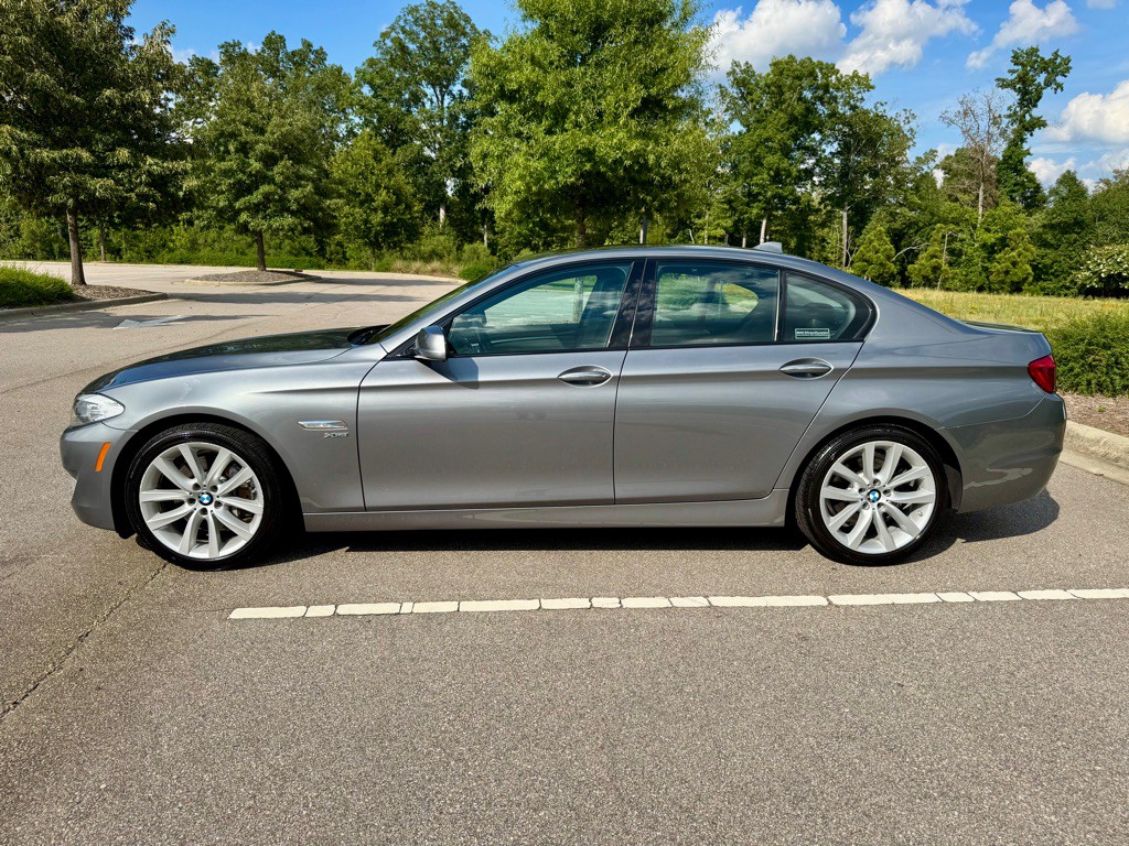 2011 BMW 5 Series Image 8