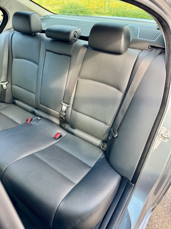 2011 BMW 5 Series Image 13
