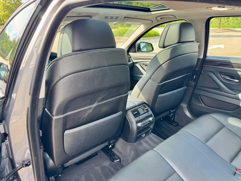 2011 BMW 5 Series Image 14