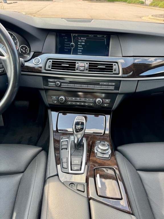 2011 BMW 5 Series Image 18