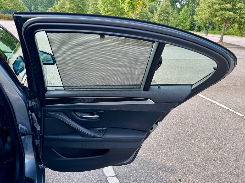2011 BMW 5 Series Image 23