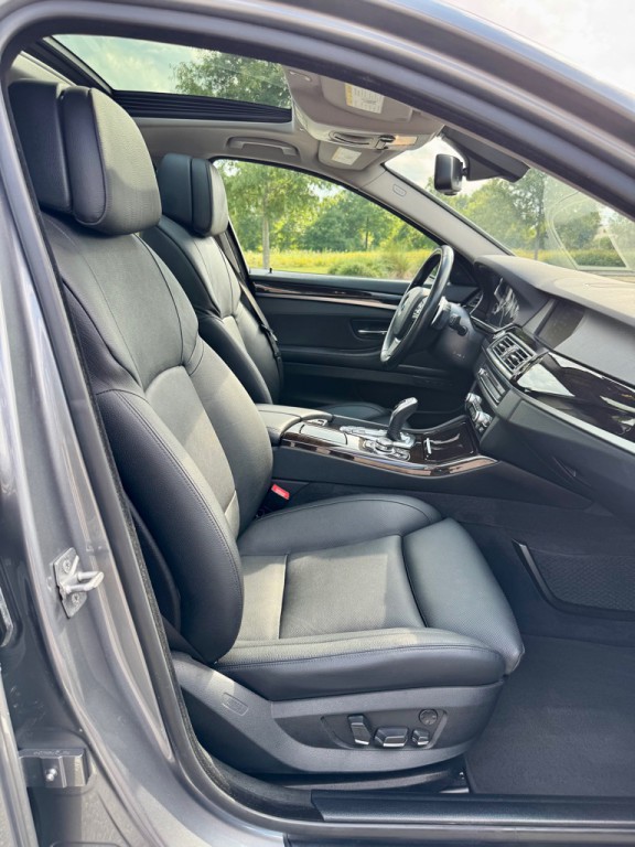 2011 BMW 5 Series Image 24
