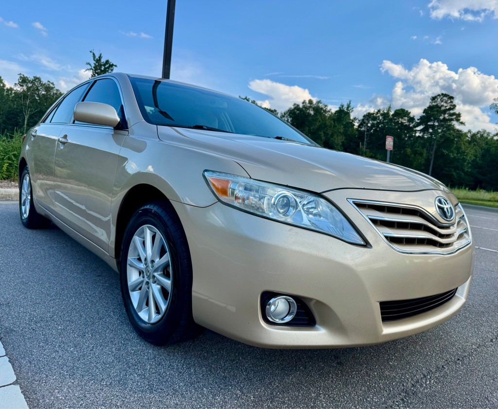 2011 Toyota Camry Image 3
