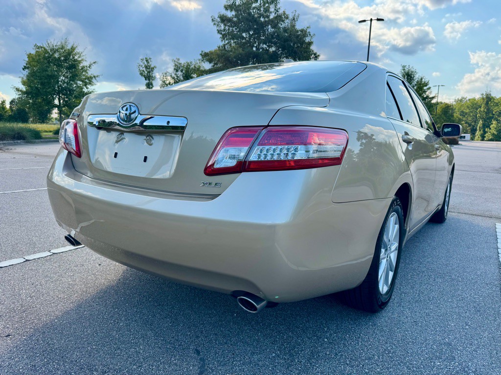 2011 Toyota Camry Image 5