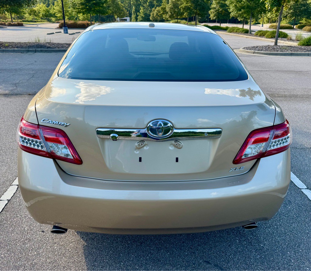 2011 Toyota Camry Image 6