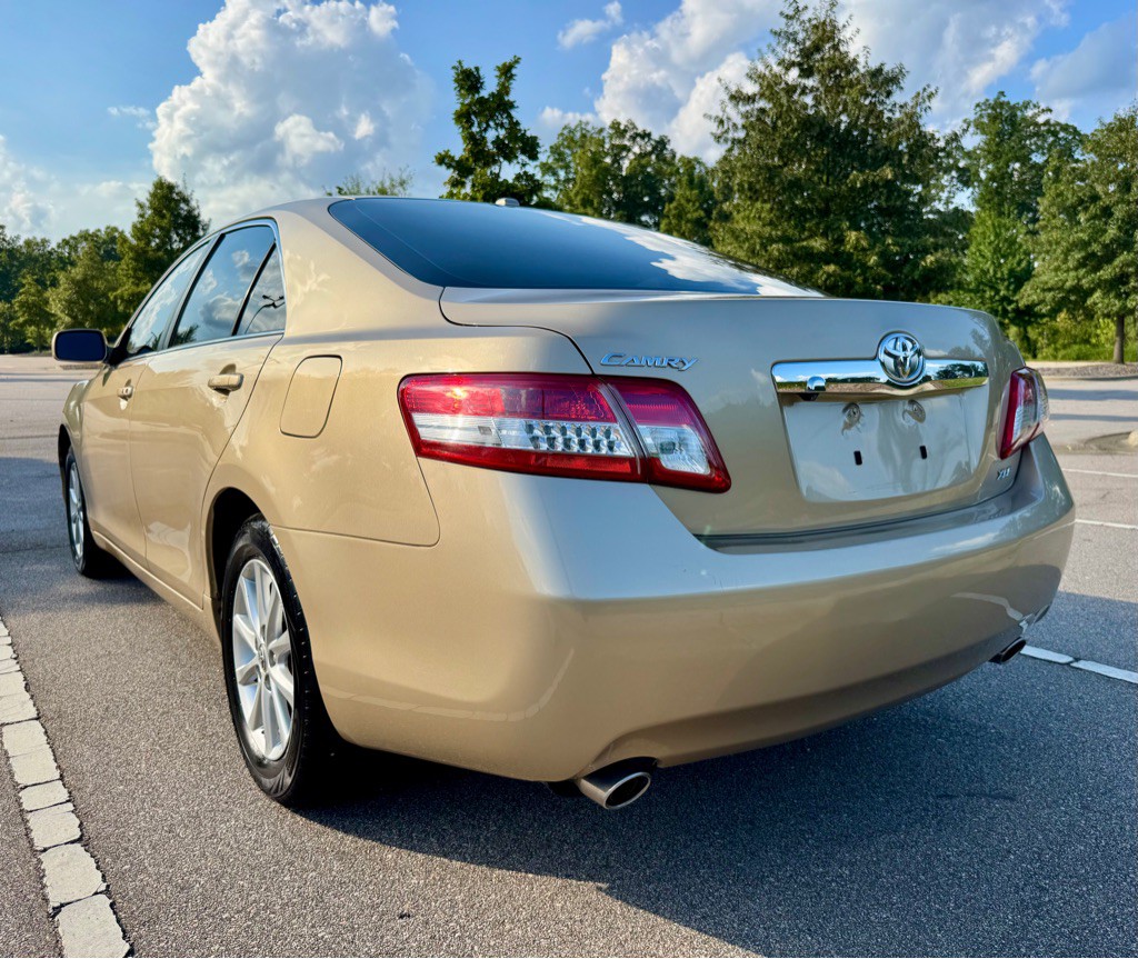 2011 Toyota Camry Image 7