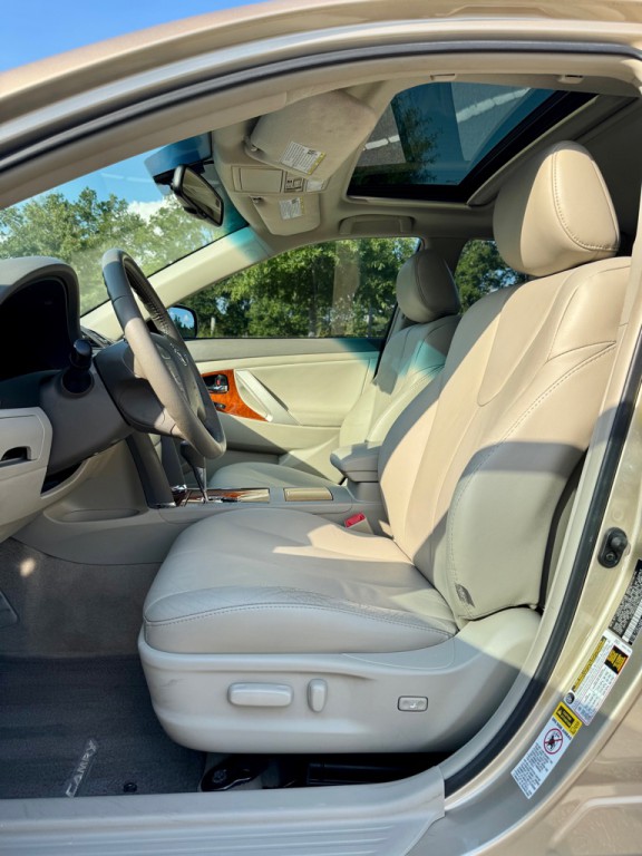 2011 Toyota Camry Image 10