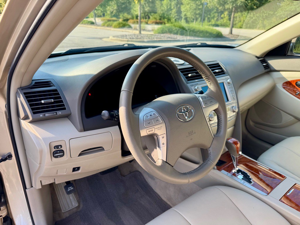 2011 Toyota Camry Image 11