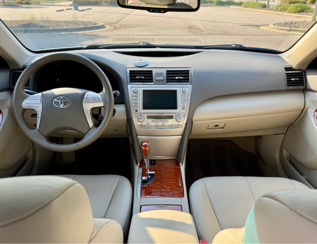 2011 Toyota Camry Image 16