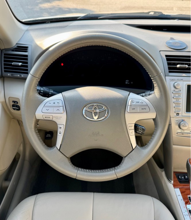 2011 Toyota Camry Image 17