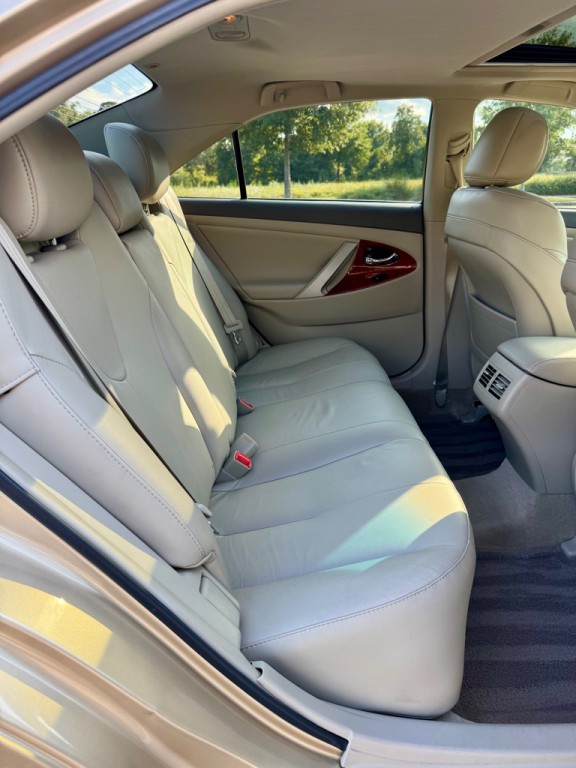 2011 Toyota Camry Image 20