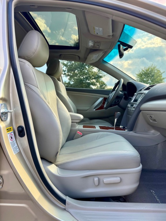 2011 Toyota Camry Image 25