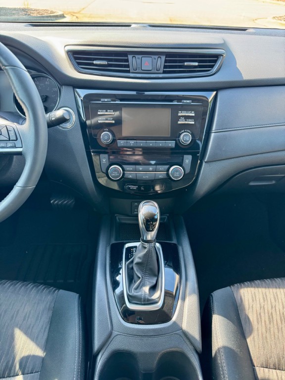 2017 Nissan Rogue Image 19