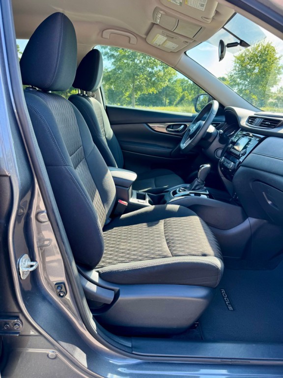 2017 Nissan Rogue Image 25