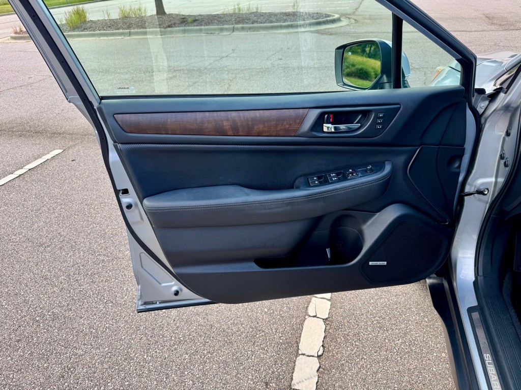 2015 Subaru Outback Image 12