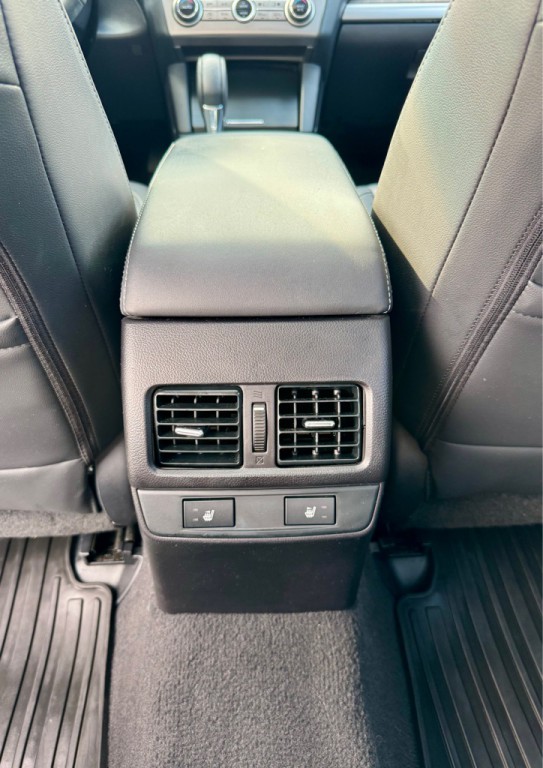 2015 Subaru Outback Image 17
