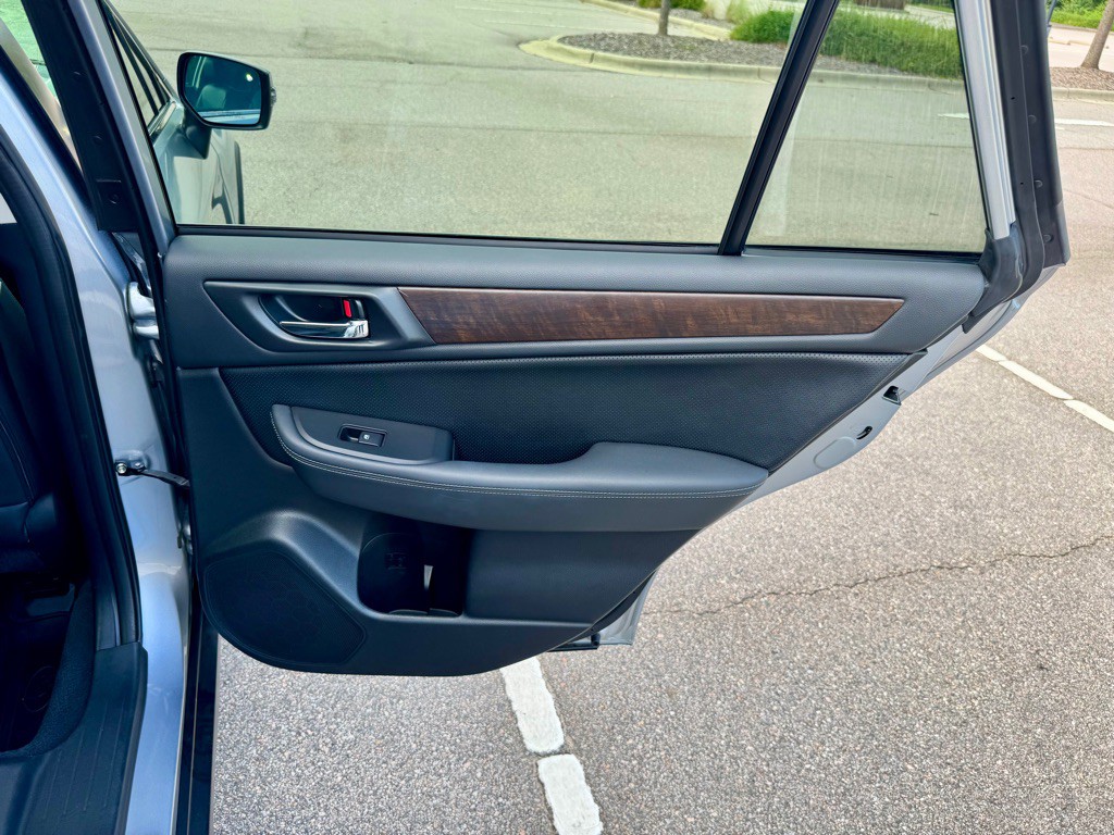 2015 Subaru Outback Image 25