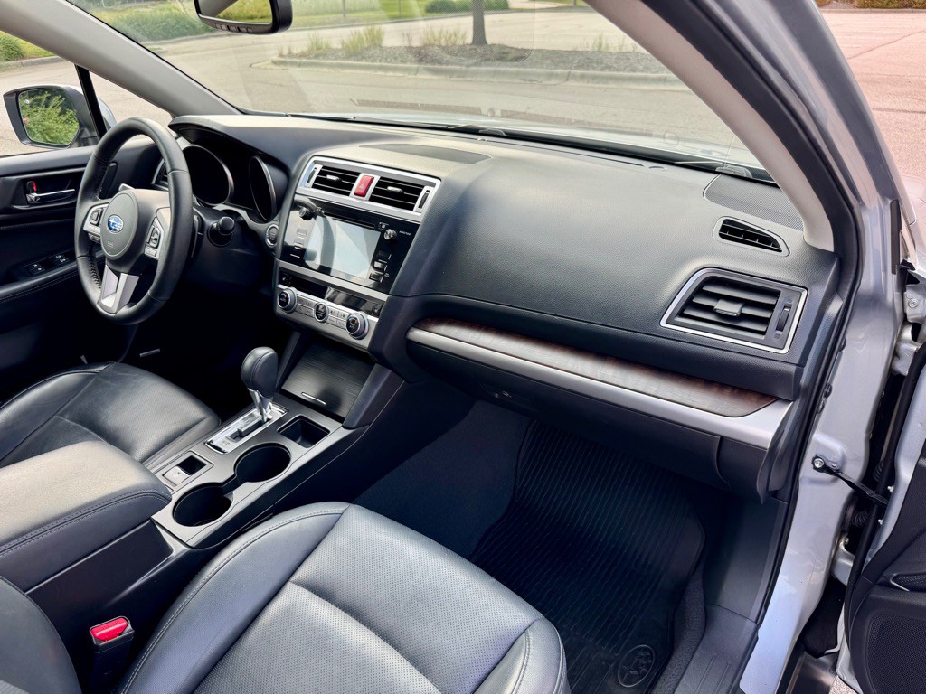 2015 Subaru Outback Image 28