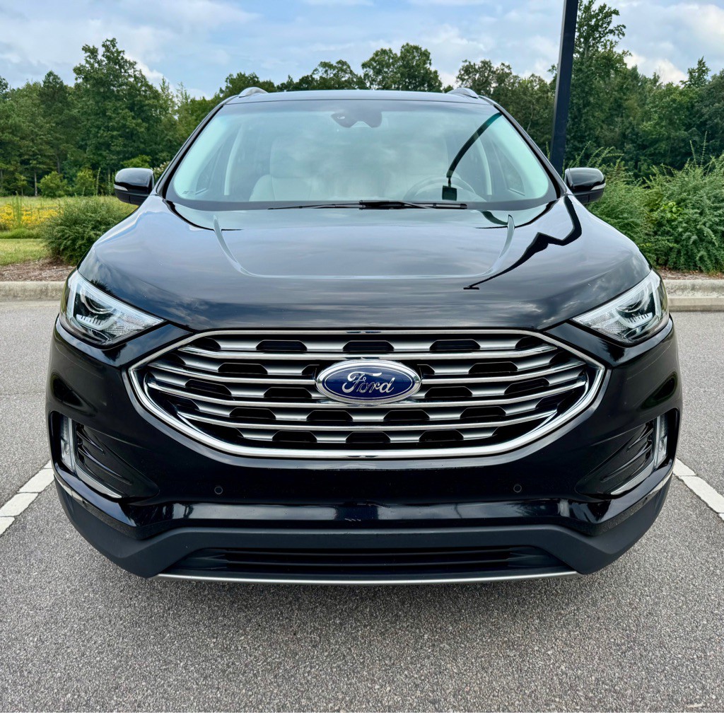 2020 Ford Edge Image 2