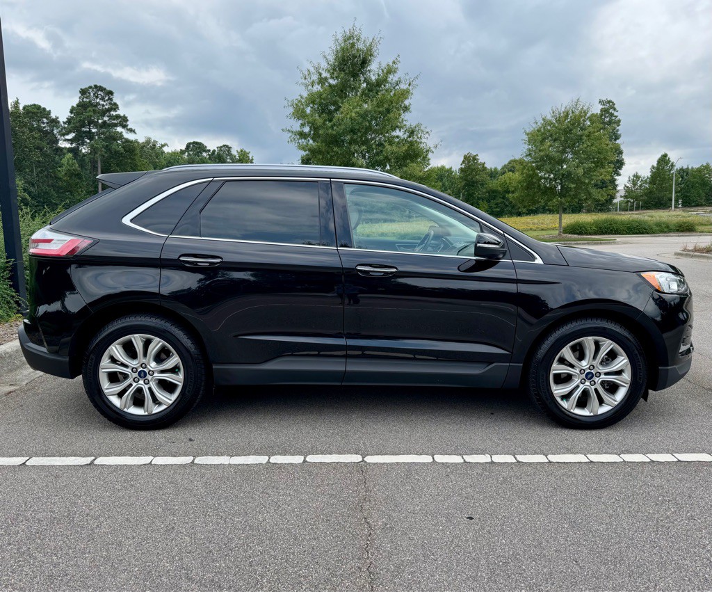 2020 Ford Edge Image 4