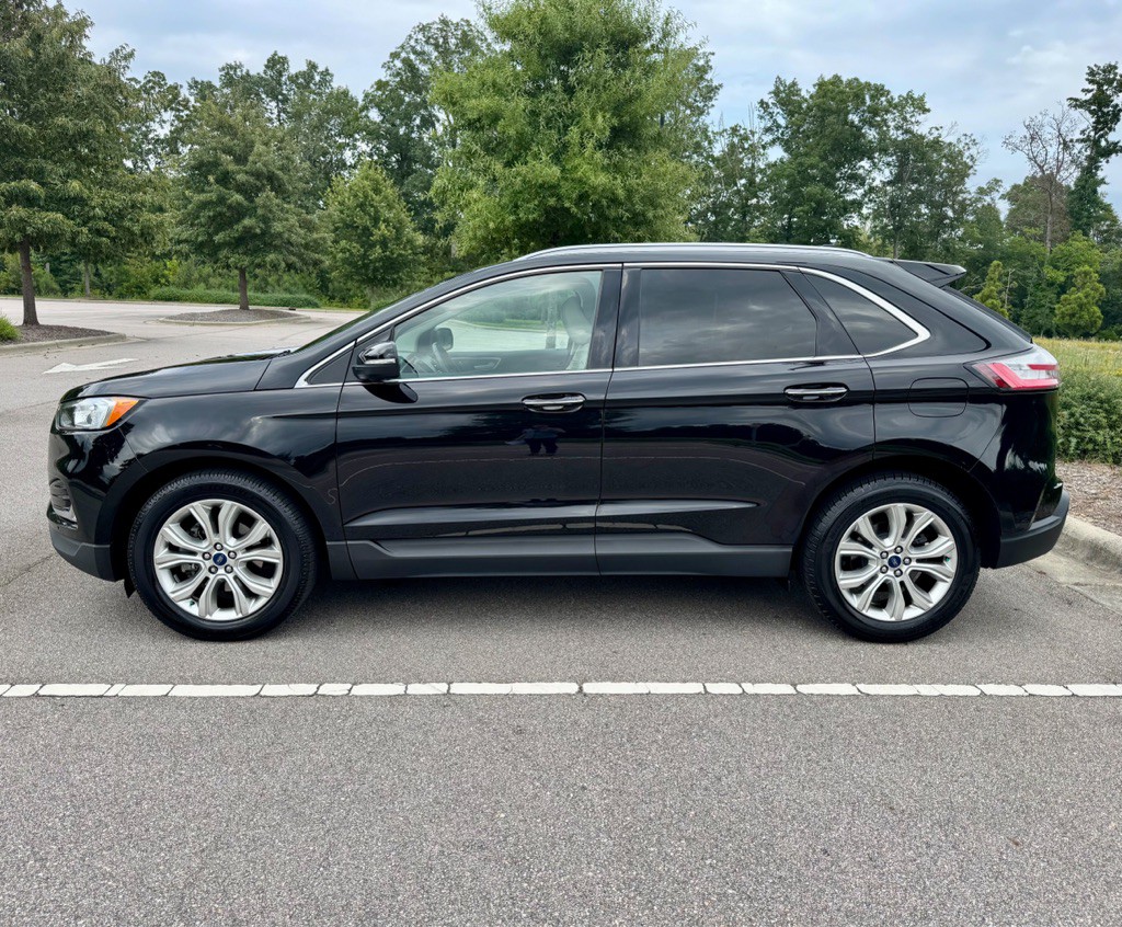 2020 Ford Edge Image 8