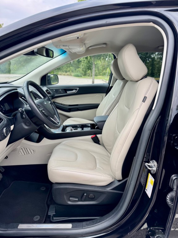 2020 Ford Edge Image 10