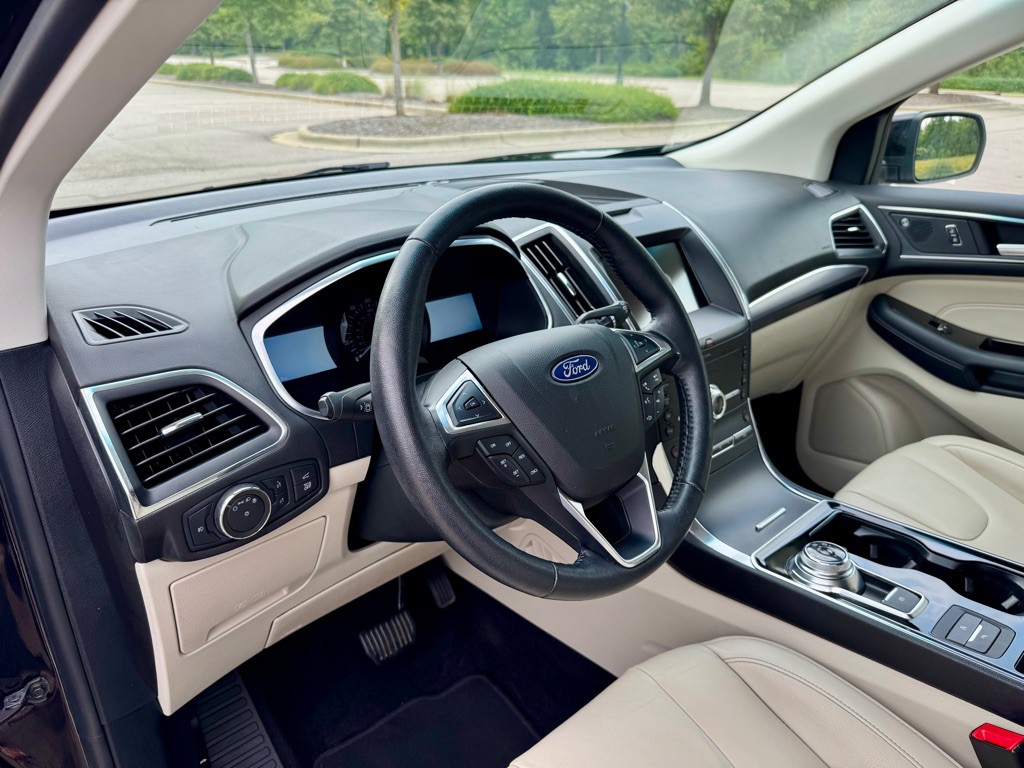 2020 Ford Edge Image 12