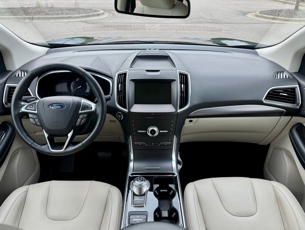 2020 Ford Edge Image 18