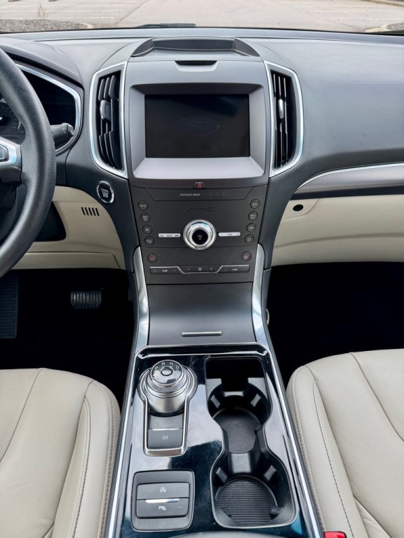 2020 Ford Edge Image 20