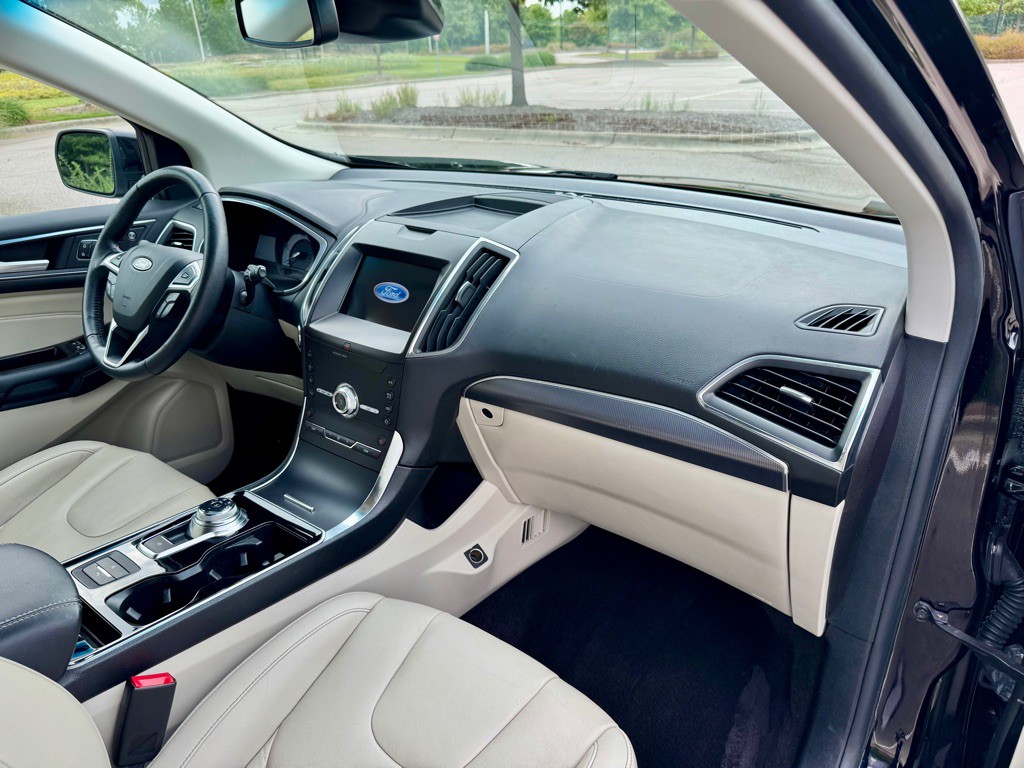 2020 Ford Edge Image 28