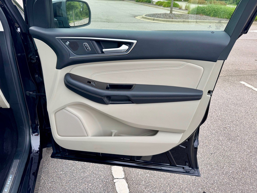 2020 Ford Edge Image 29