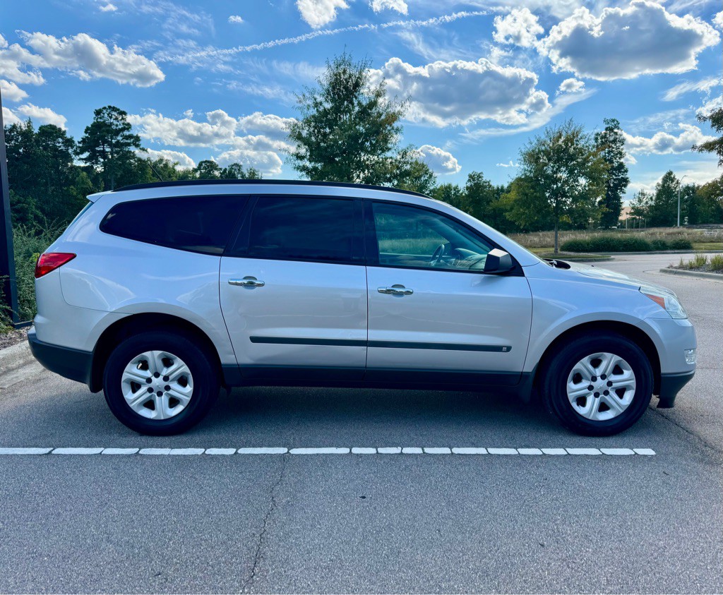 2009 Chevrolet Traverse Image 4