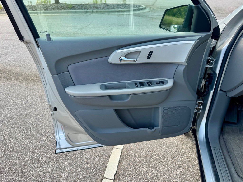 2009 Chevrolet Traverse Image 12