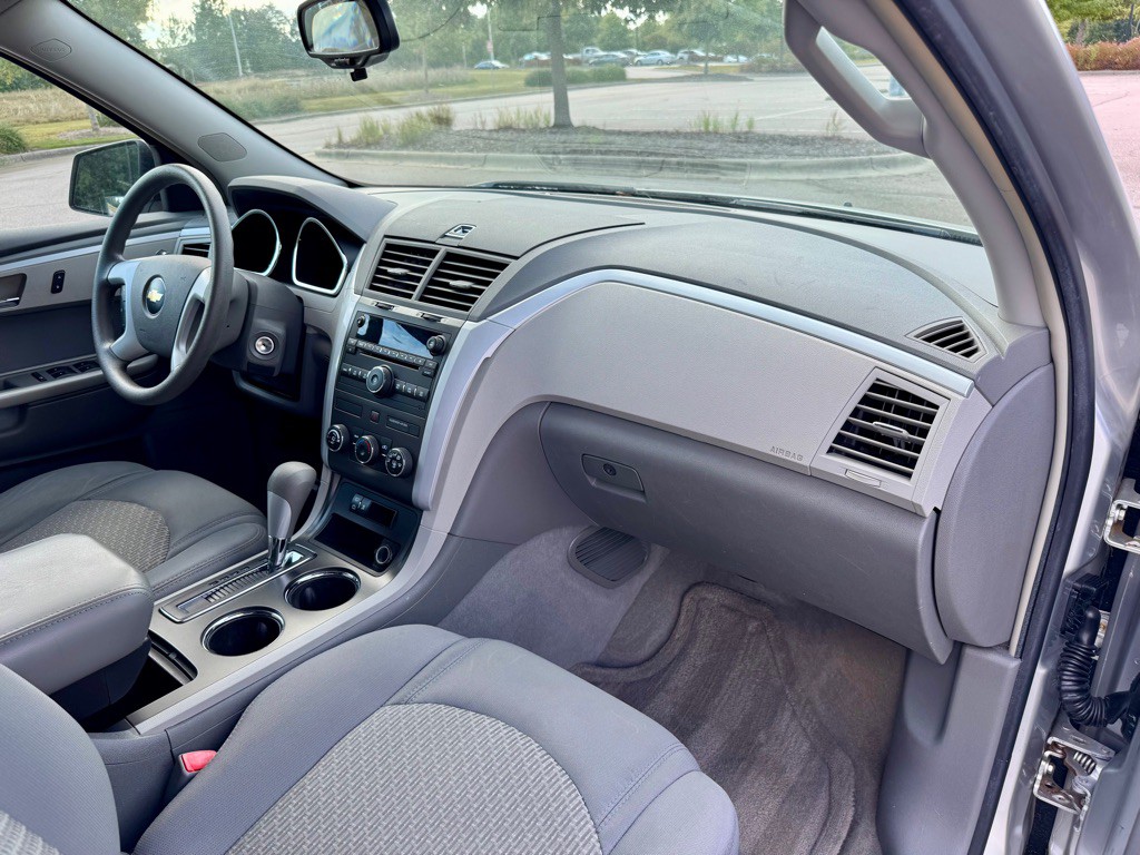 2009 Chevrolet Traverse Image 28