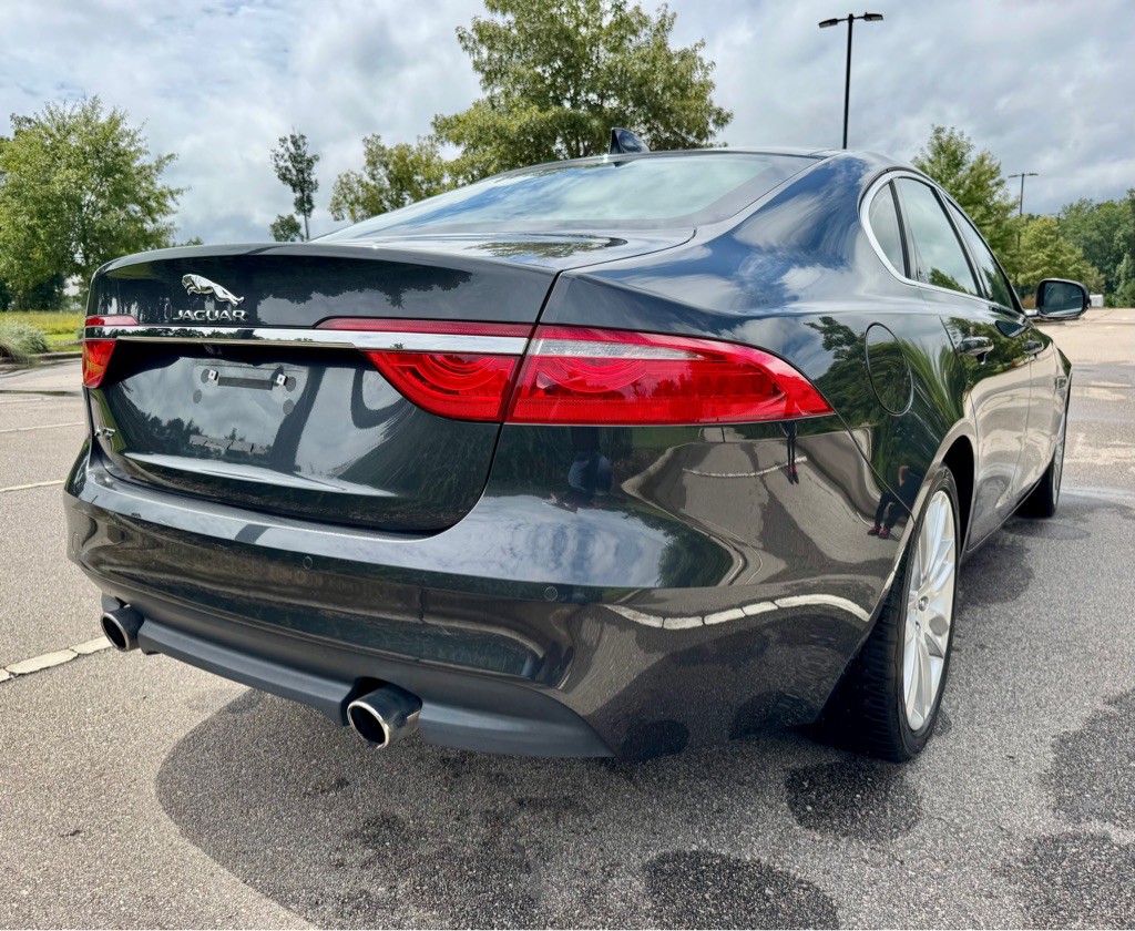 2016 Jaguar XF Image 5