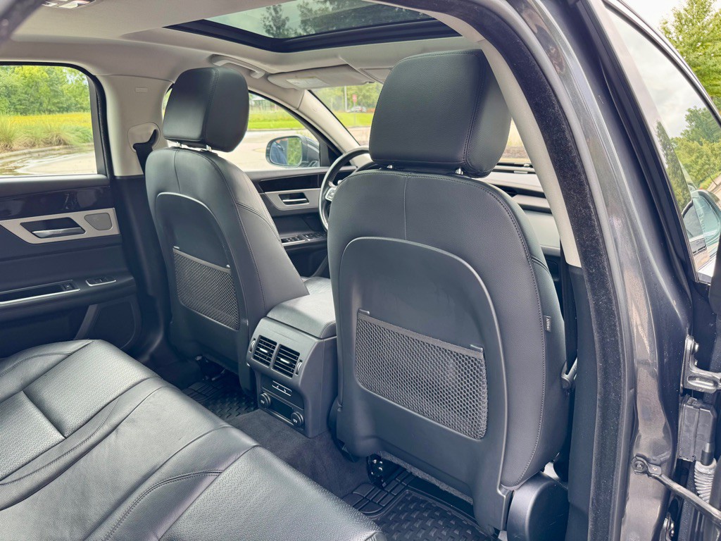 2016 Jaguar XF Image 22