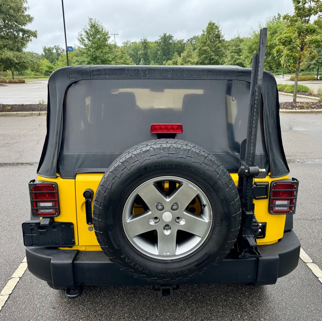 2011 Jeep Wrangler Unlimited Image 6