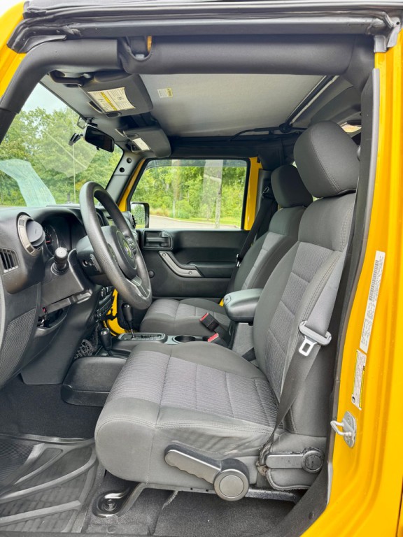 2011 Jeep Wrangler Unlimited Image 10