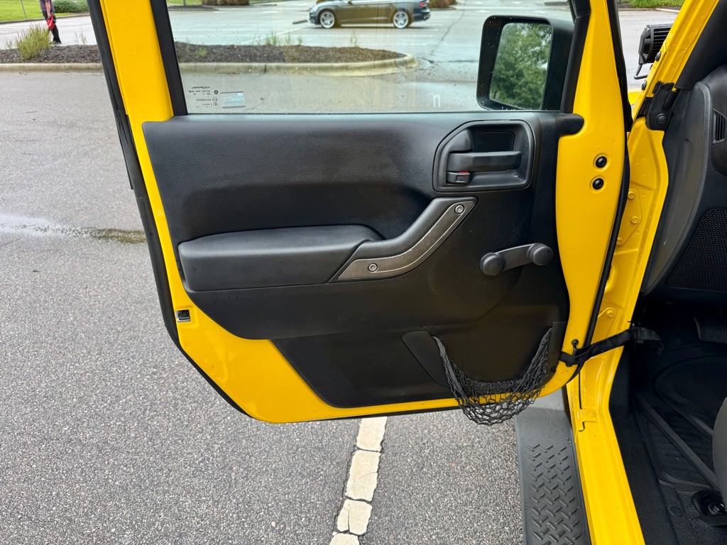 2011 Jeep Wrangler Unlimited Image 13