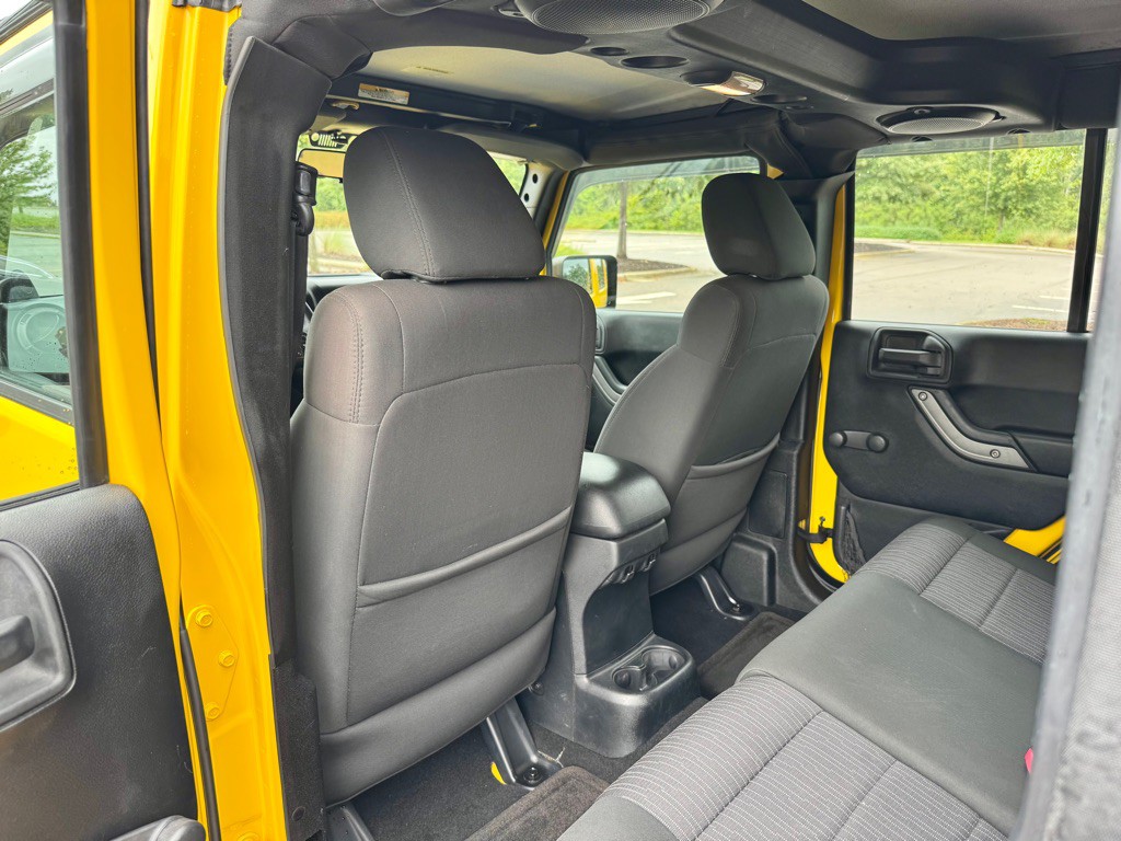 2011 Jeep Wrangler Unlimited Image 15