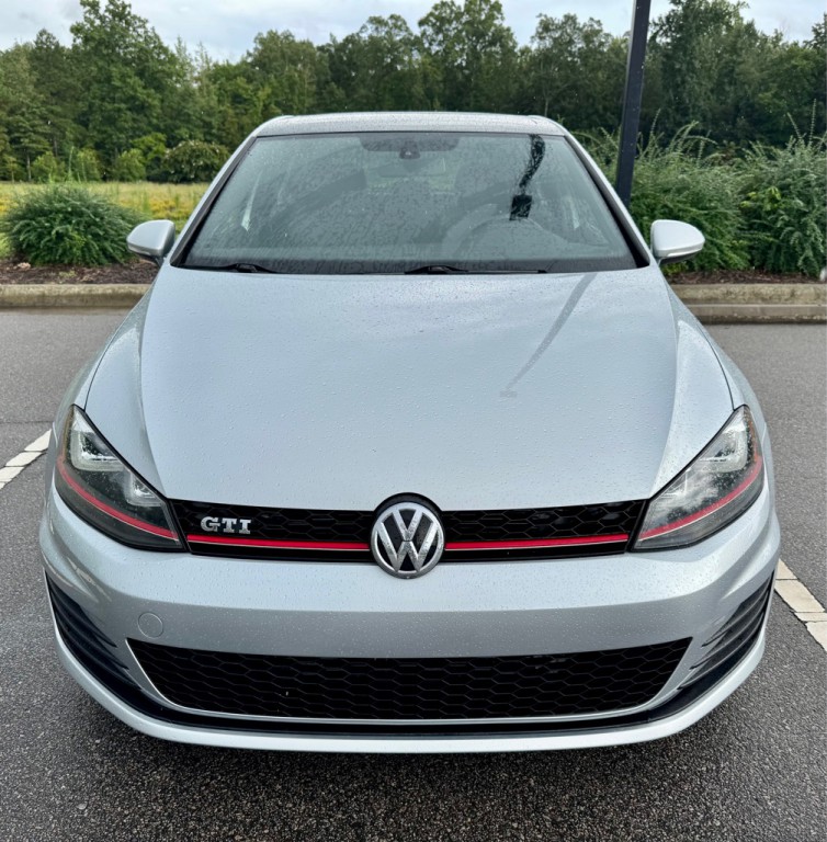 2016 Volkswagen GTI Image 2