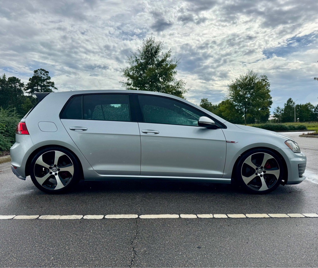 2016 Volkswagen GTI Image 4