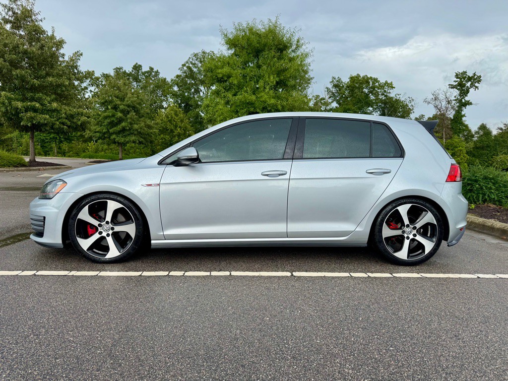 2016 Volkswagen GTI Image 8