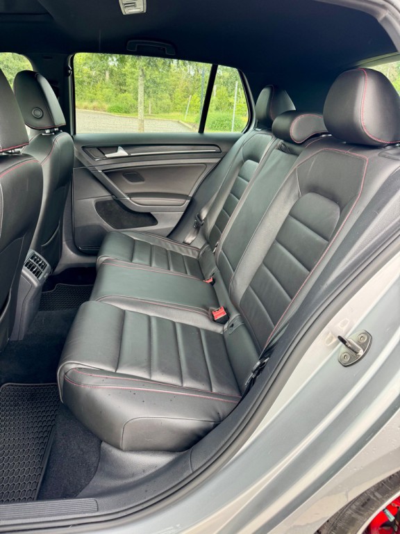 2016 Volkswagen GTI Image 13